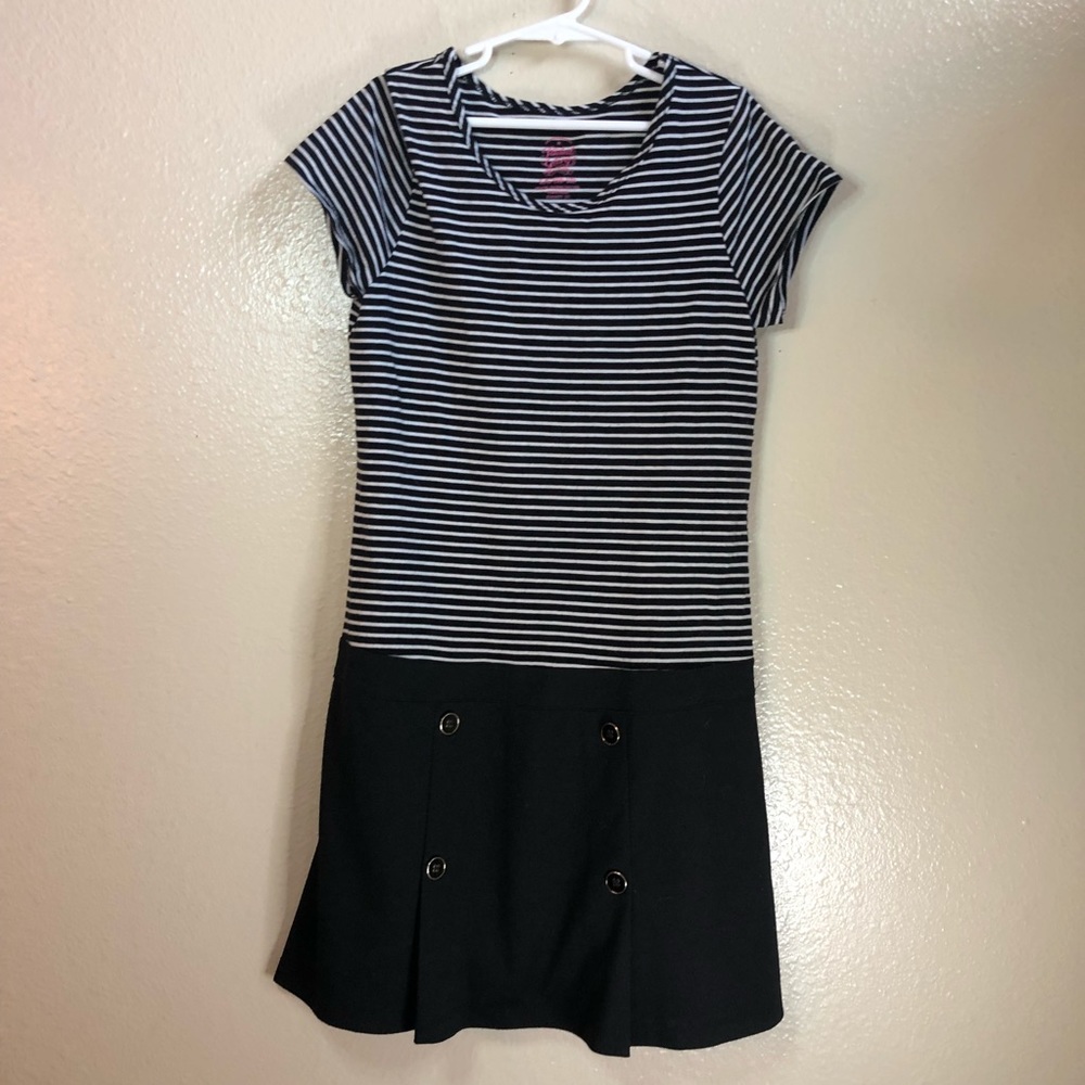 🧸6/$25 Faded Glory black and white school dress